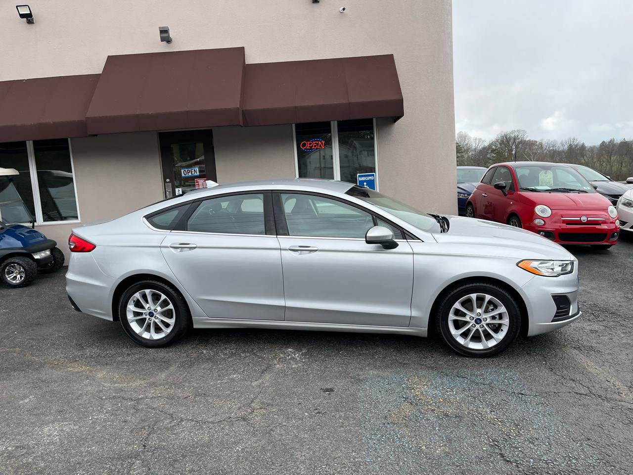 Used 2019 Ford Fusion SE image 4