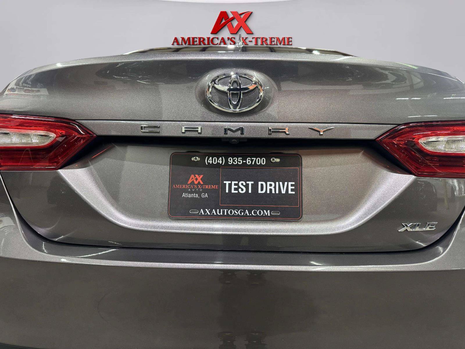 Used 2020 Toyota Camry XLE FWD image 19