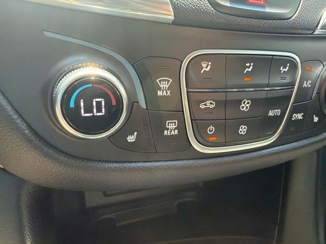Used 2020 Chevrolet Equinox Premier w/ LPO, Cargo Package AWD/4WD image 30