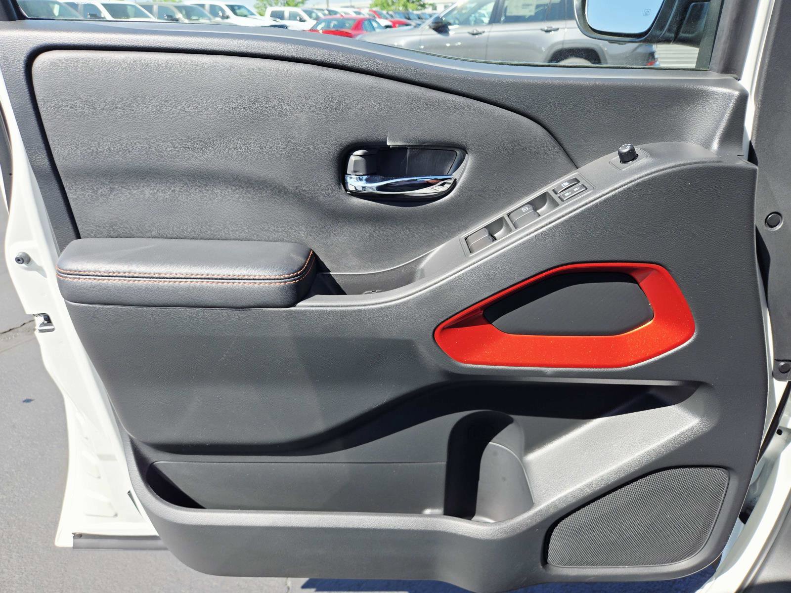 Used 2025 Nissan Frontier PRO-4X w/ Pro Convenience Package AWD/4WD image 39