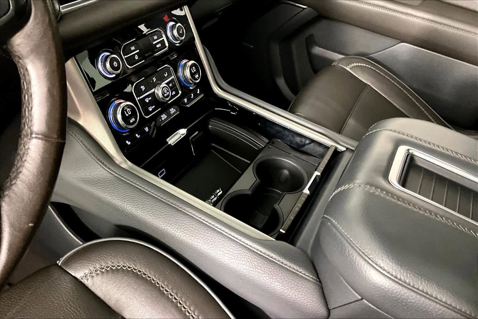 Used 2021 GMC Yukon Denali w/ Denali Premium Package AWD/4WD image 46