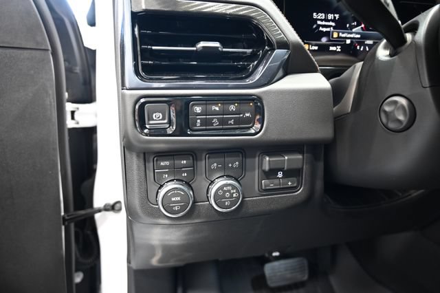 New 2026 GMC Yukon XL AT4 w/ AT4 Premium Plus Package AWD/4WD image 29