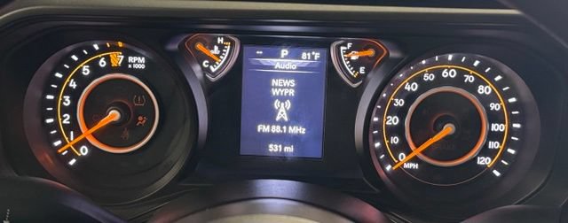 Used 2025 Jeep Gladiator Sport AWD/4WD image 14