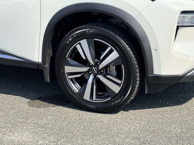 Certified 2023 Nissan Rogue SL w/ SL Premium Package AWD/4WD image 7