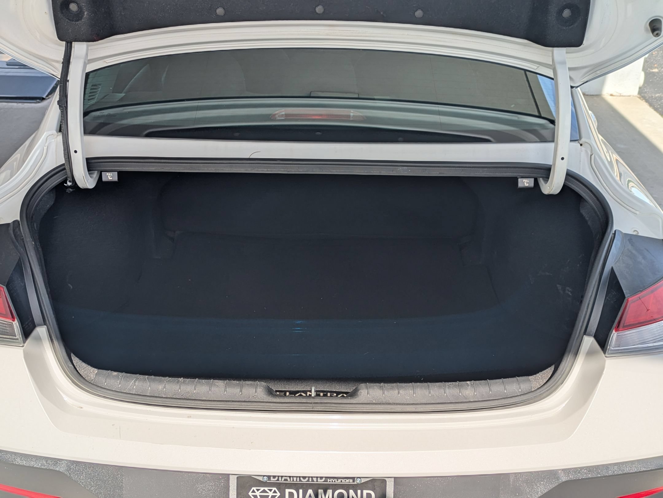 Used 2024 Hyundai Elantra SEL FWD image 29