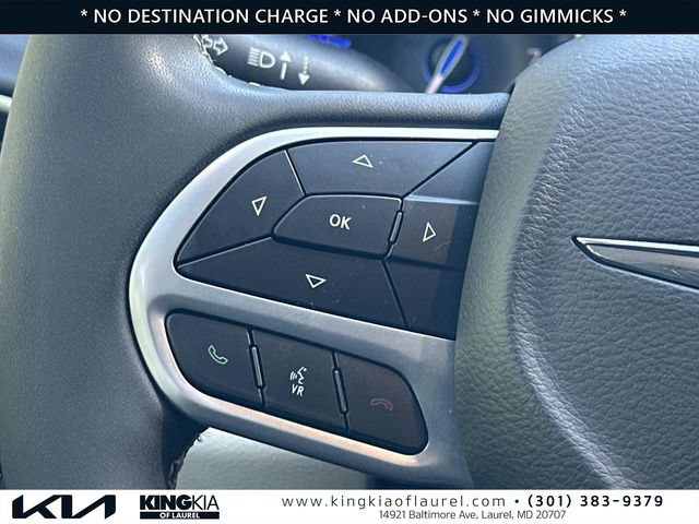 Used 2023 Chrysler Voyager LX FWD image 10