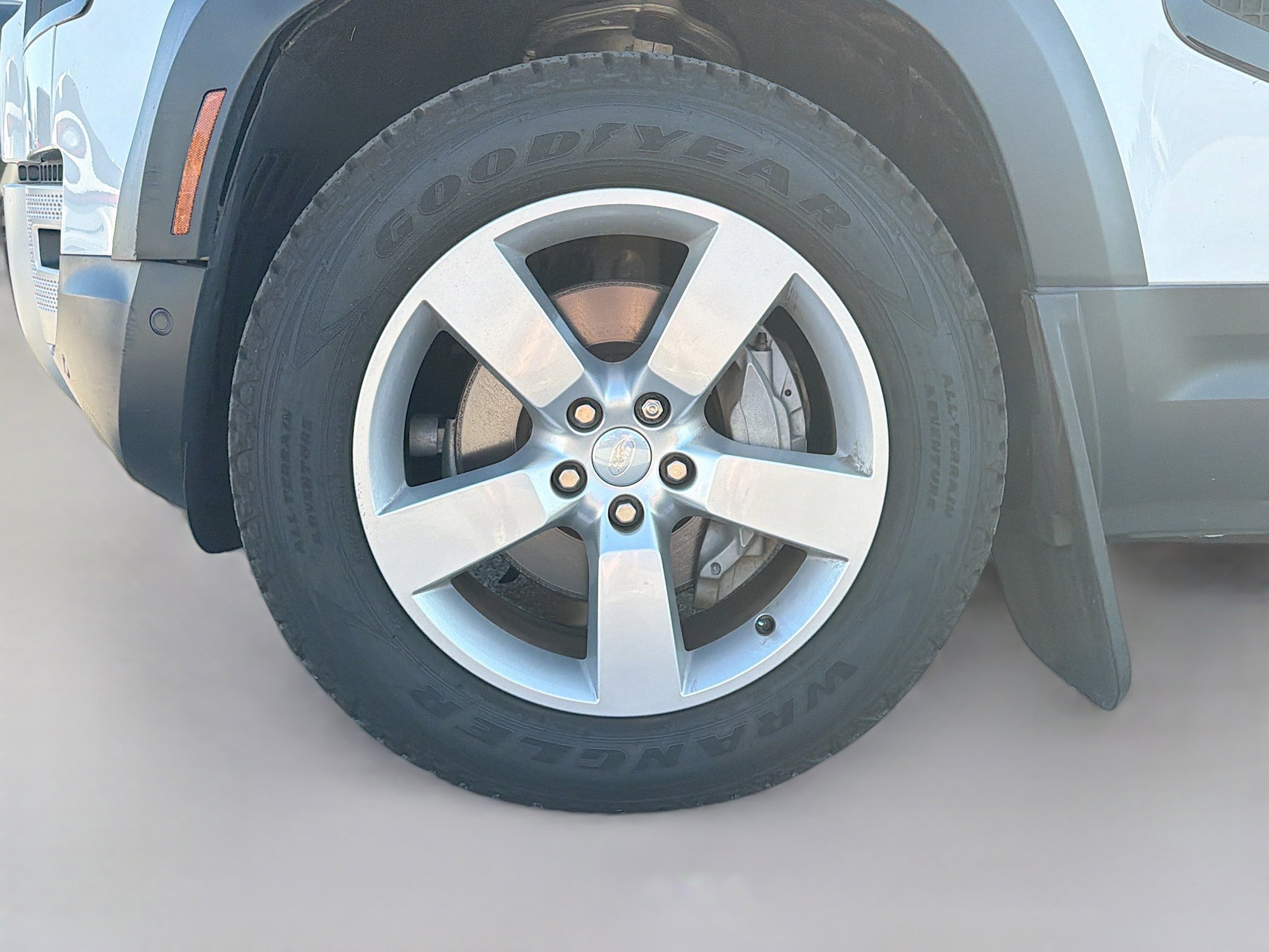 Used 2022 Land Rover Defender 110 SE image 42