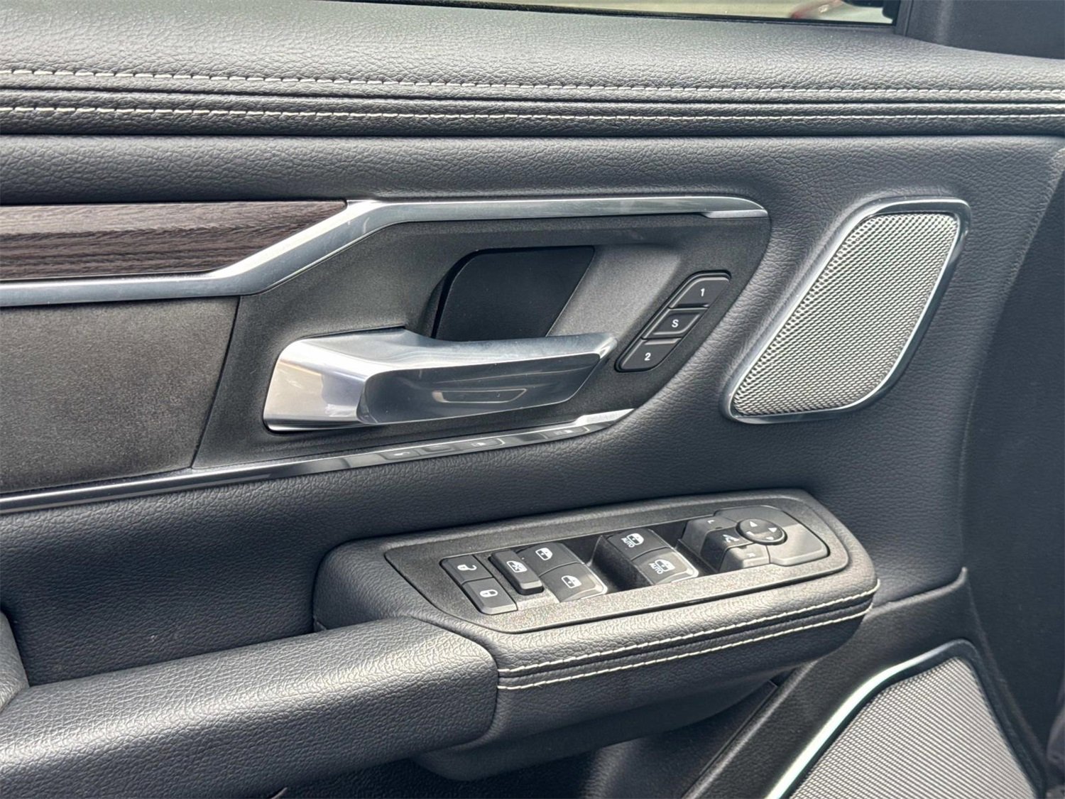 Used 2025 RAM 1500 Laramie w/ Night Edition image 26