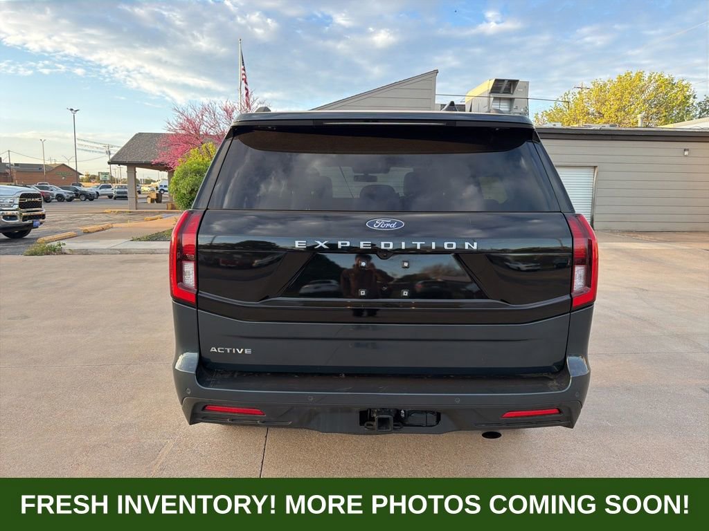 Used 2025 Ford Expedition Active image 5