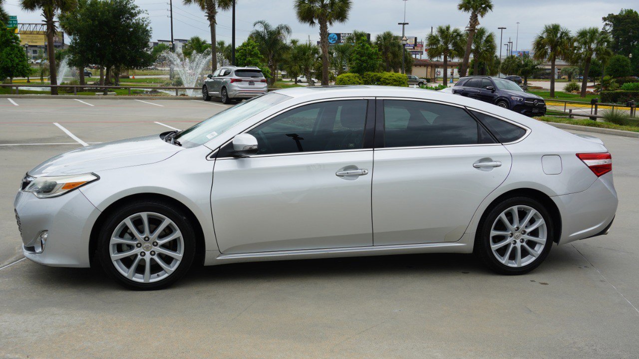 Used 2013 Toyota Avalon Limited image 5