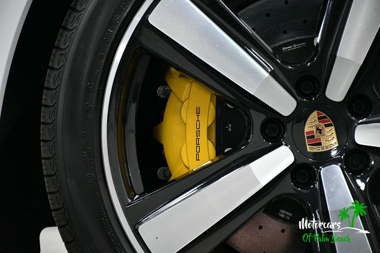 Used 2025 Porsche Cayenne GTS AWD/4WD image 9