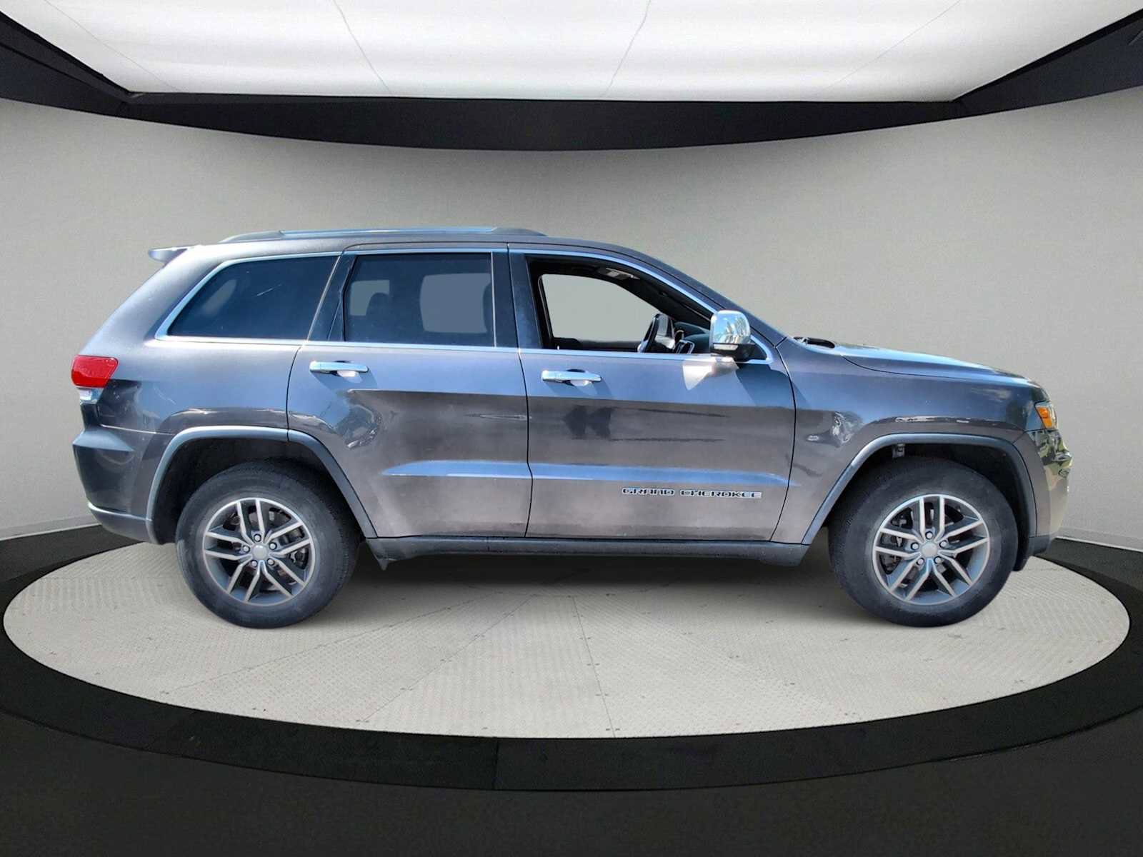 Used 2018 Jeep Grand Cherokee Limited image 8