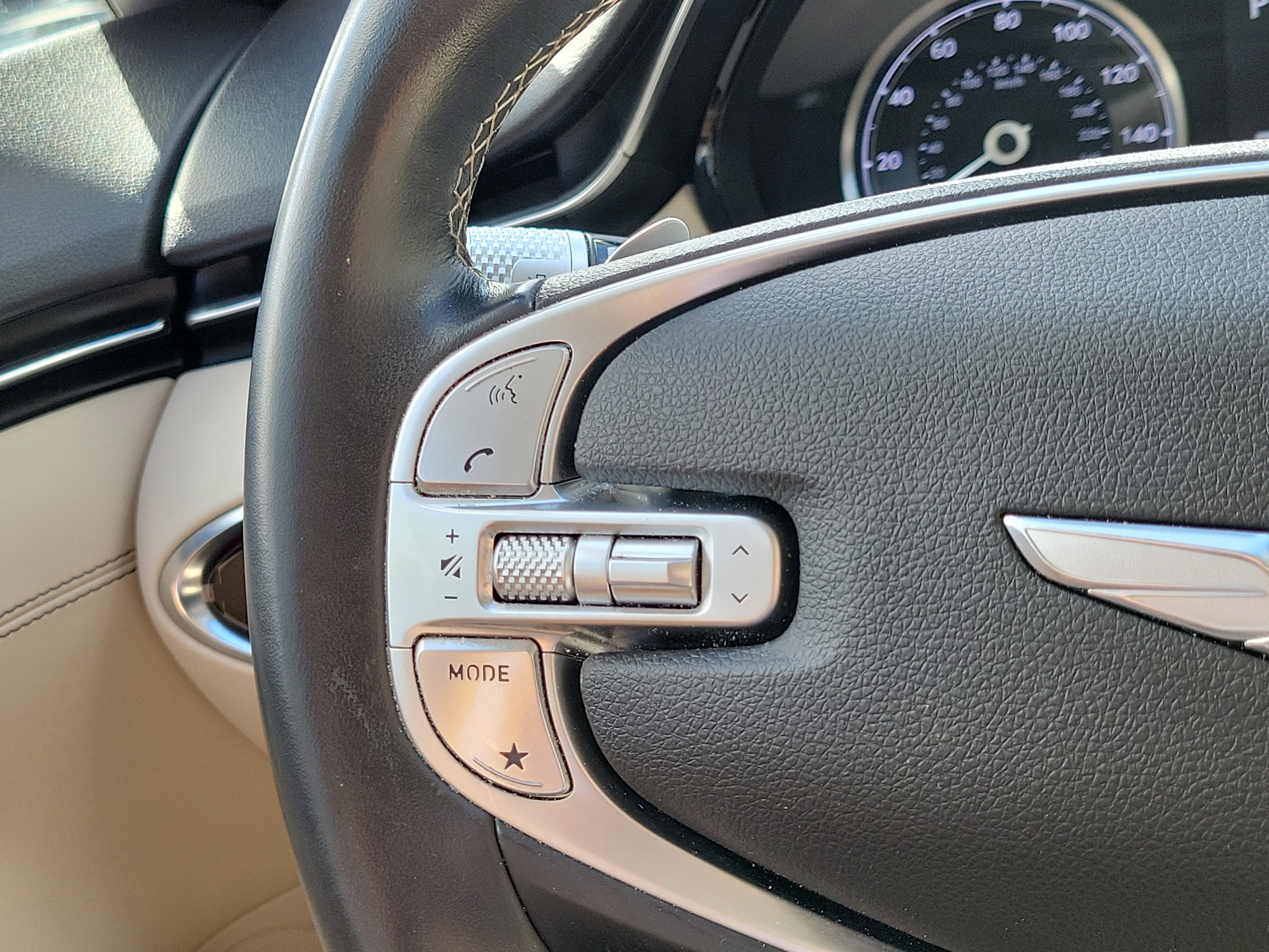 Used 2023 Genesis GV70 2.5T w/ Advanced Package image 22