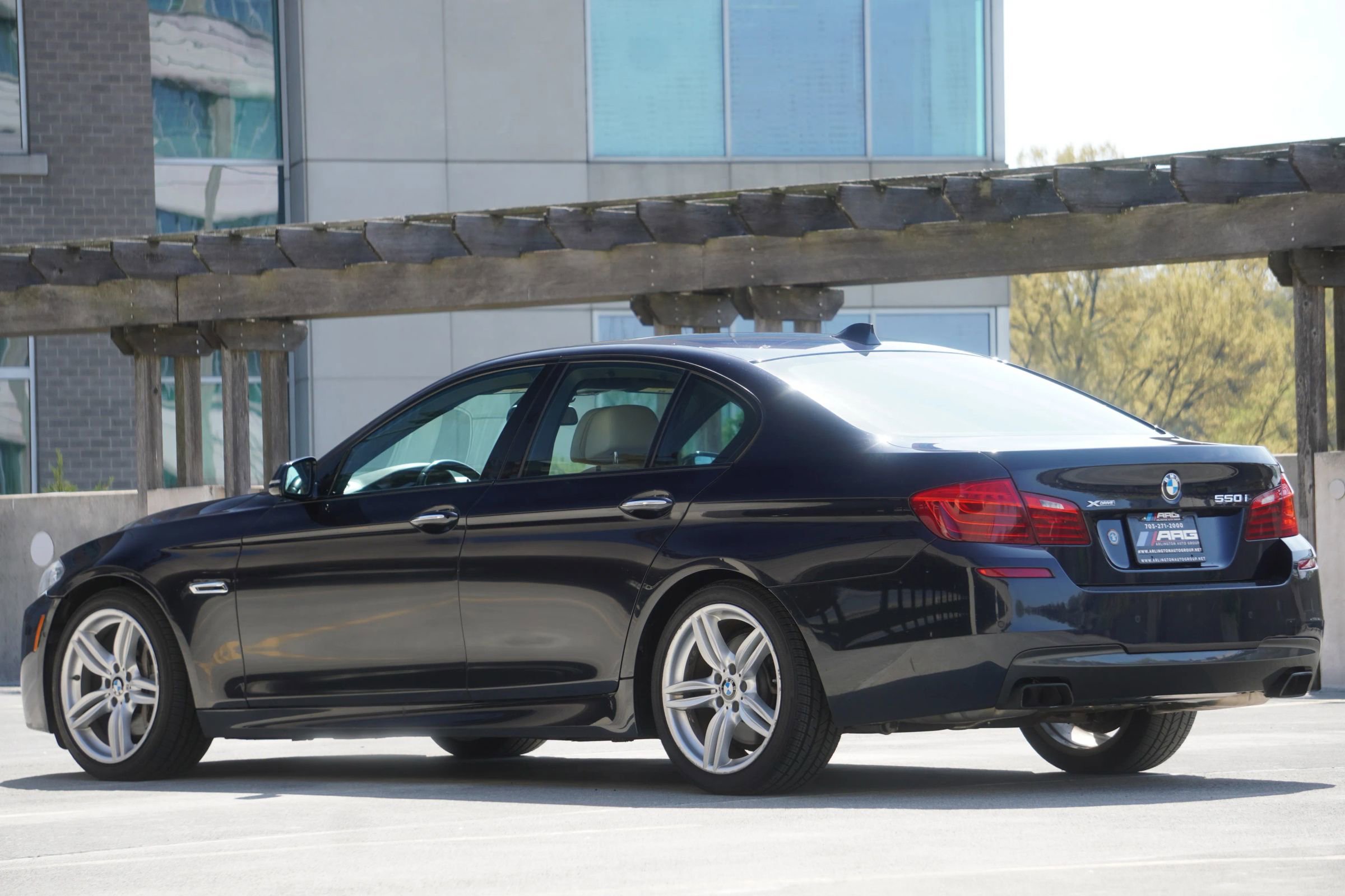 Used 2016 BMW 550i xDrive Sedan AWD/4WD image 17