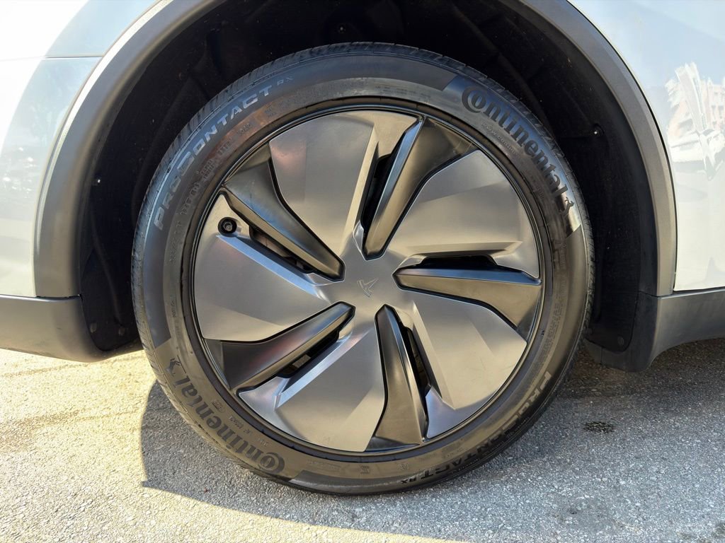 Used 2026 Tesla Model Y Long Range image 12