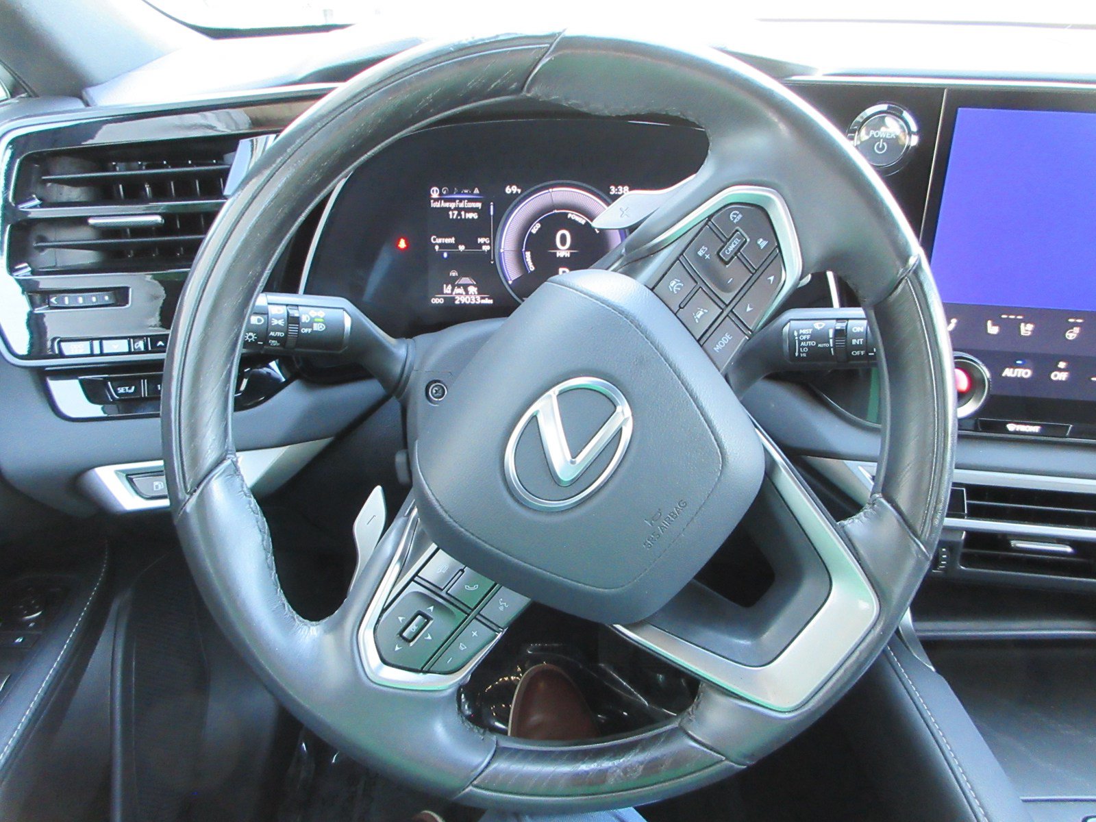 Used 2024 Lexus RX 350h w/ Accessory Package (Z1) AWD/4WD image 31