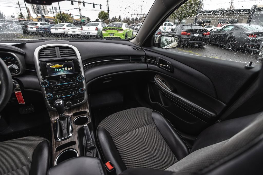 Used 2015 Chevrolet Malibu LT w/ Power Convenience Package FWD image 22