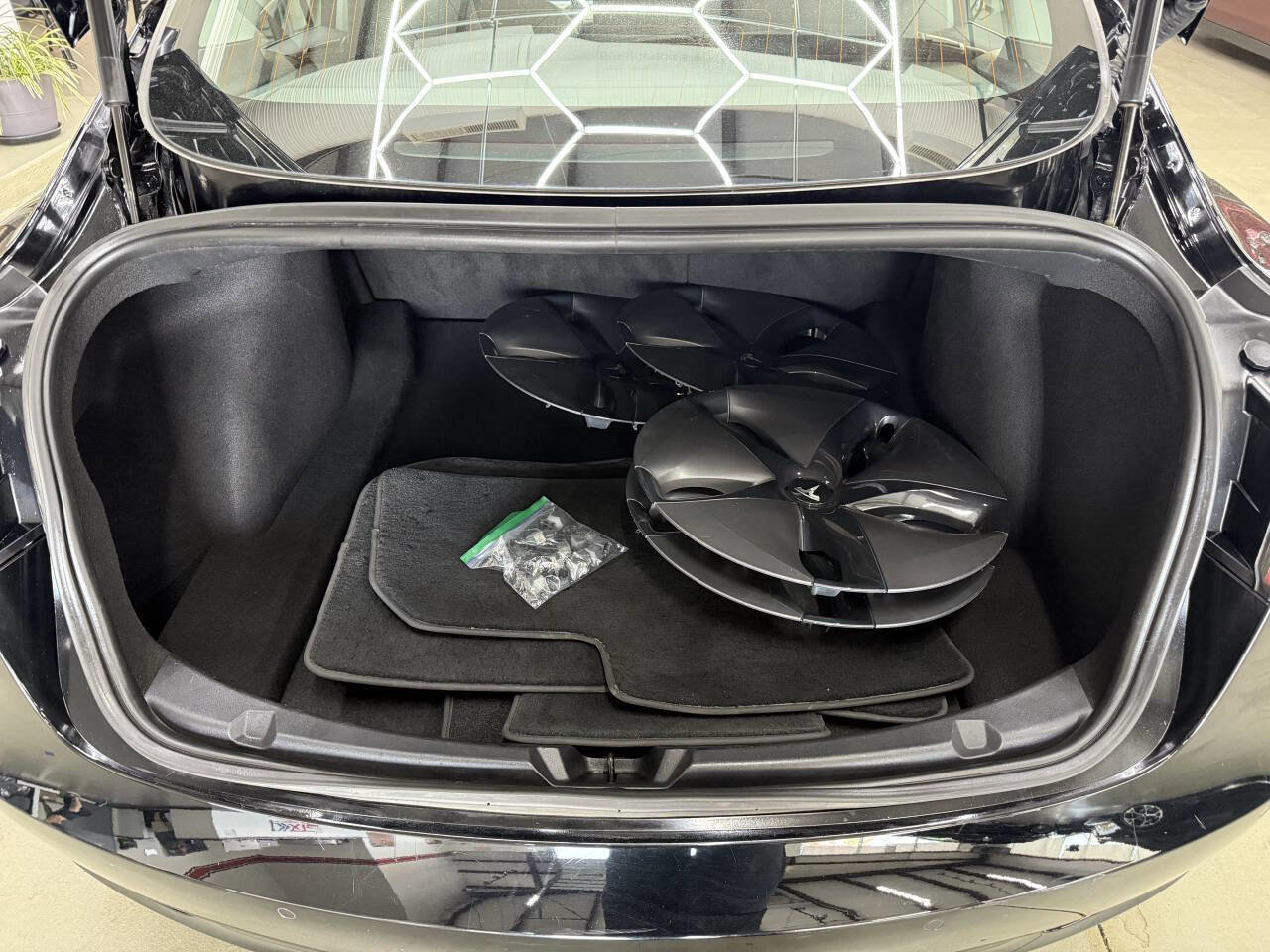 Used 2018 Tesla Model 3 Long Range image 9