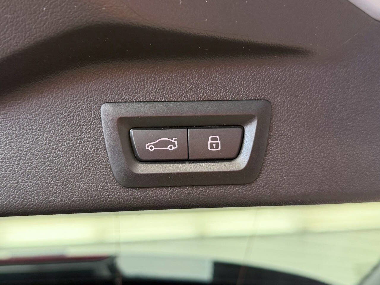 Used 2025 BMW X5 xDrive40i w/ M Sport Package image 68