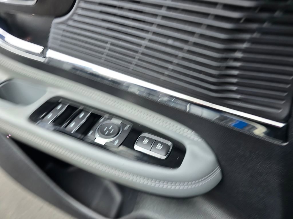 Used 2020 Lincoln Corsair FWD w/ Premium Package image 54