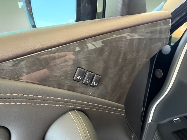 Used 2023 Nissan Armada Platinum w/ Captain's Chairs Package image 18