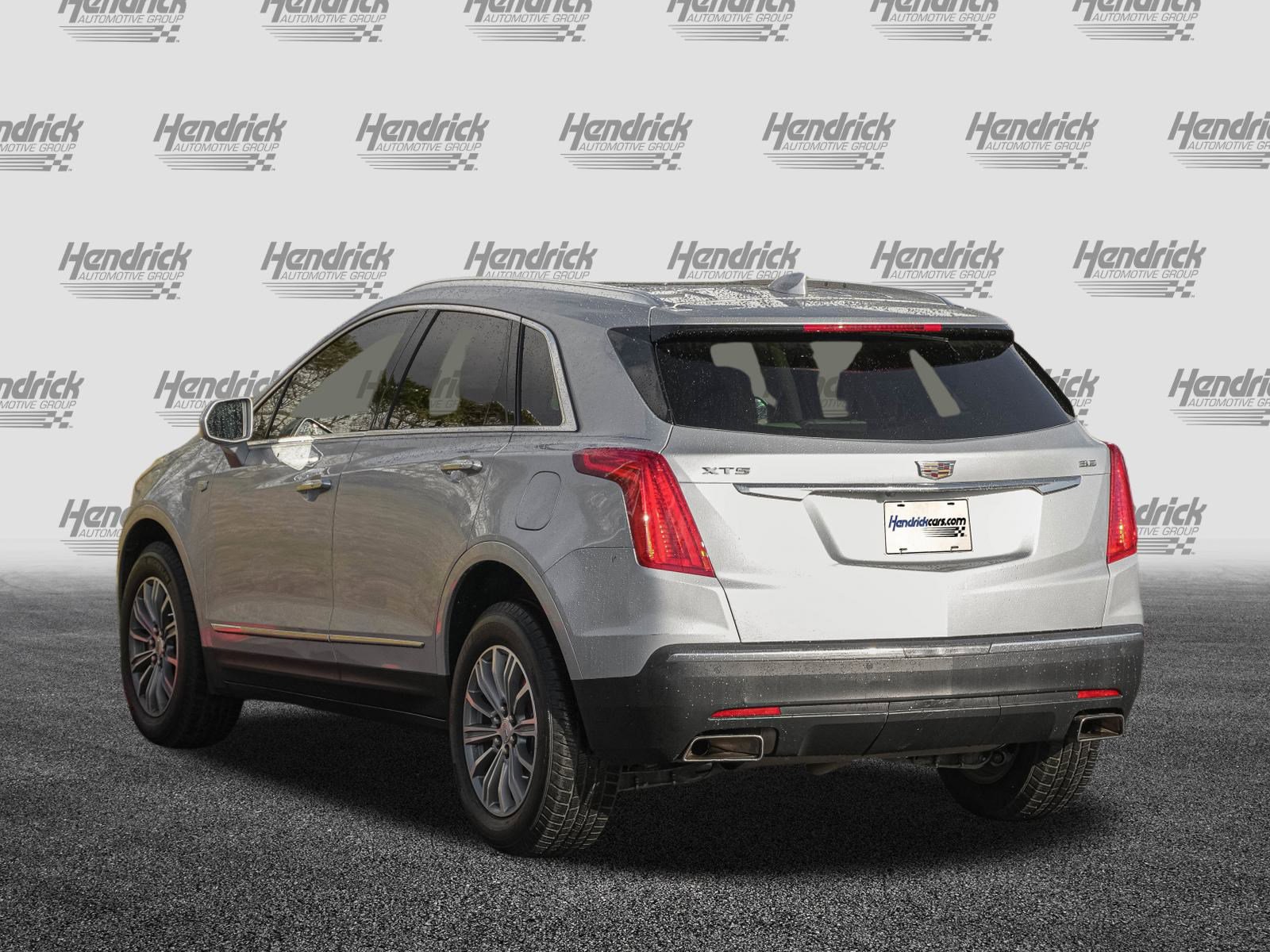 Used 2017 Cadillac XT5 Luxury w/ Driver Awareness Package image 7