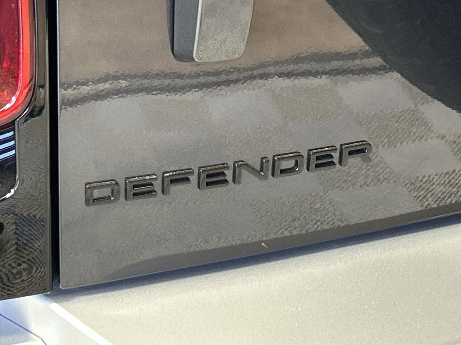 Certified 2025 Land Rover Defender 110 S image 30