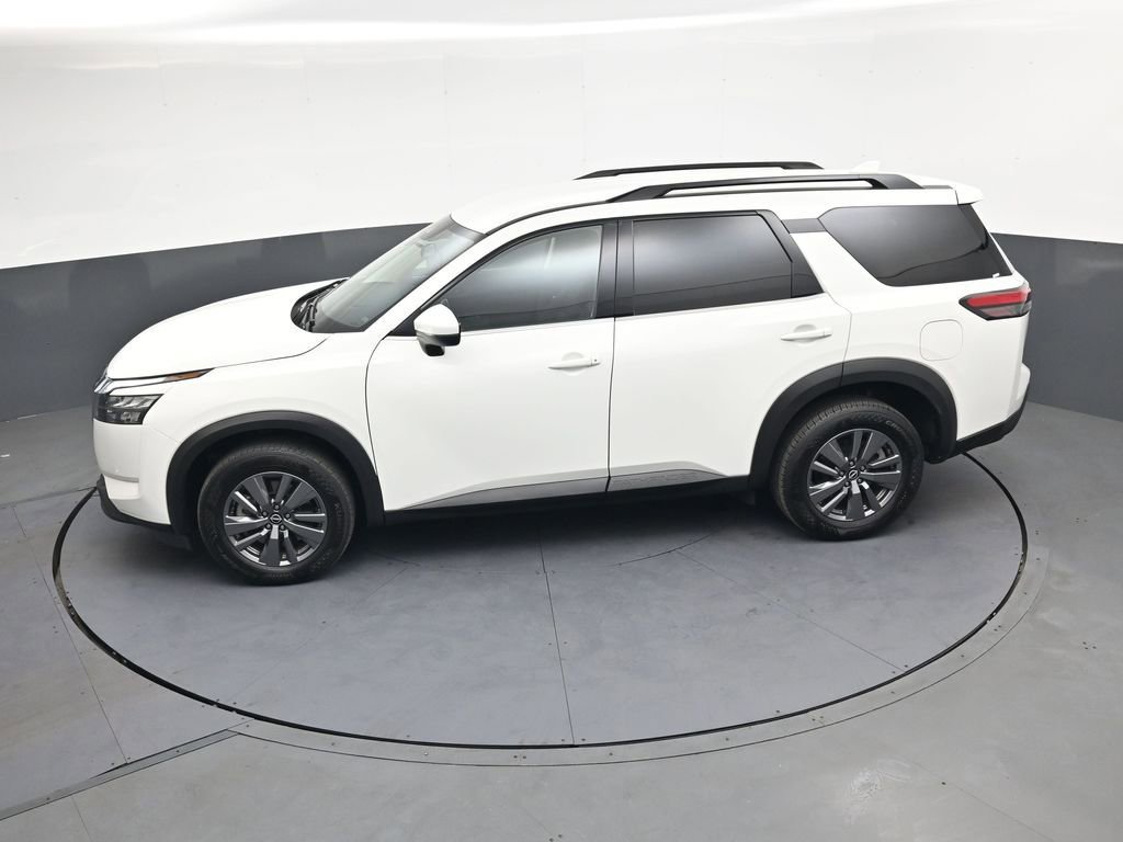 Used 2025 Nissan Pathfinder SV AWD/4WD image 37
