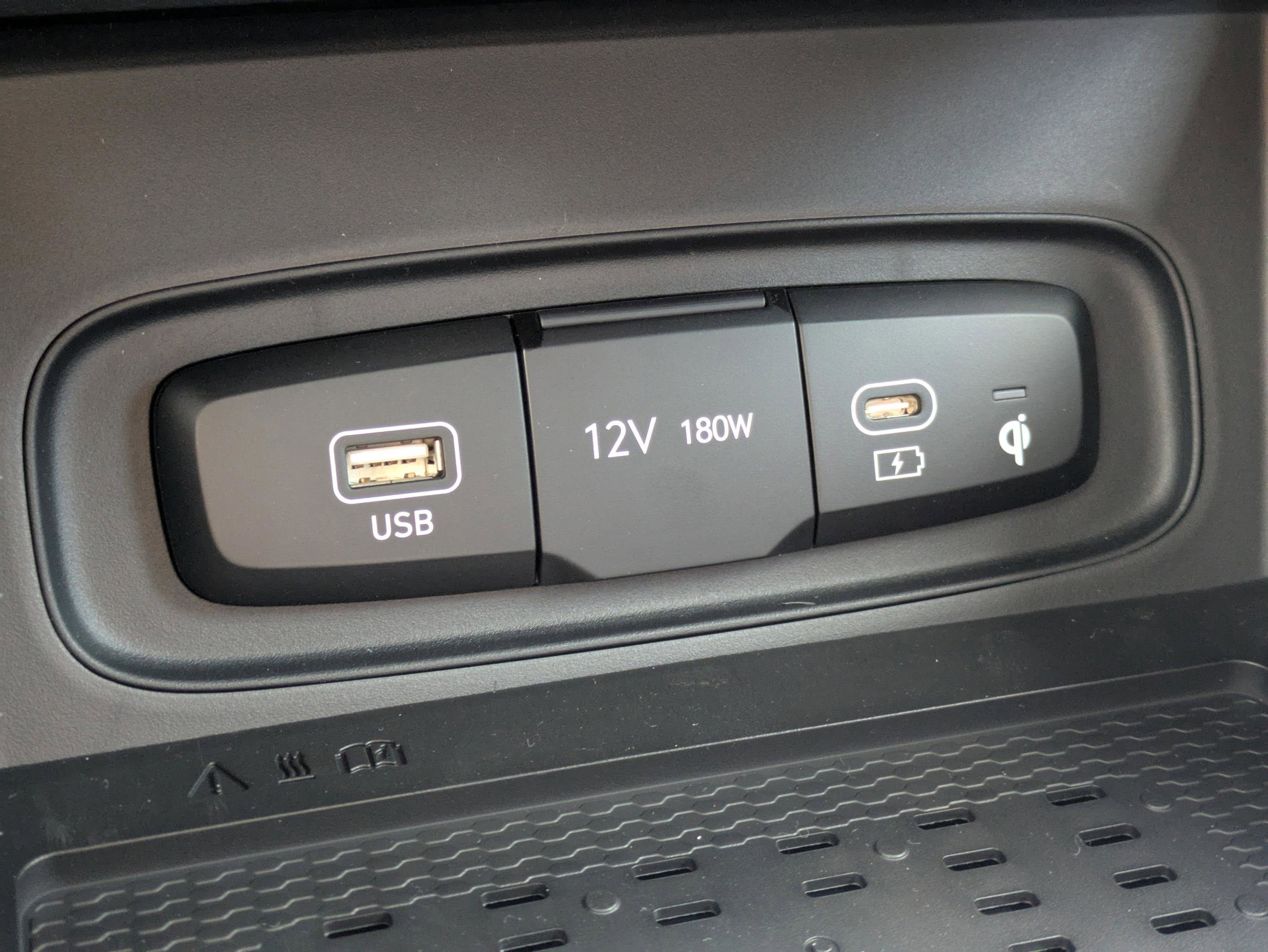 New 2026 Hyundai Venue SEL FWD image 21