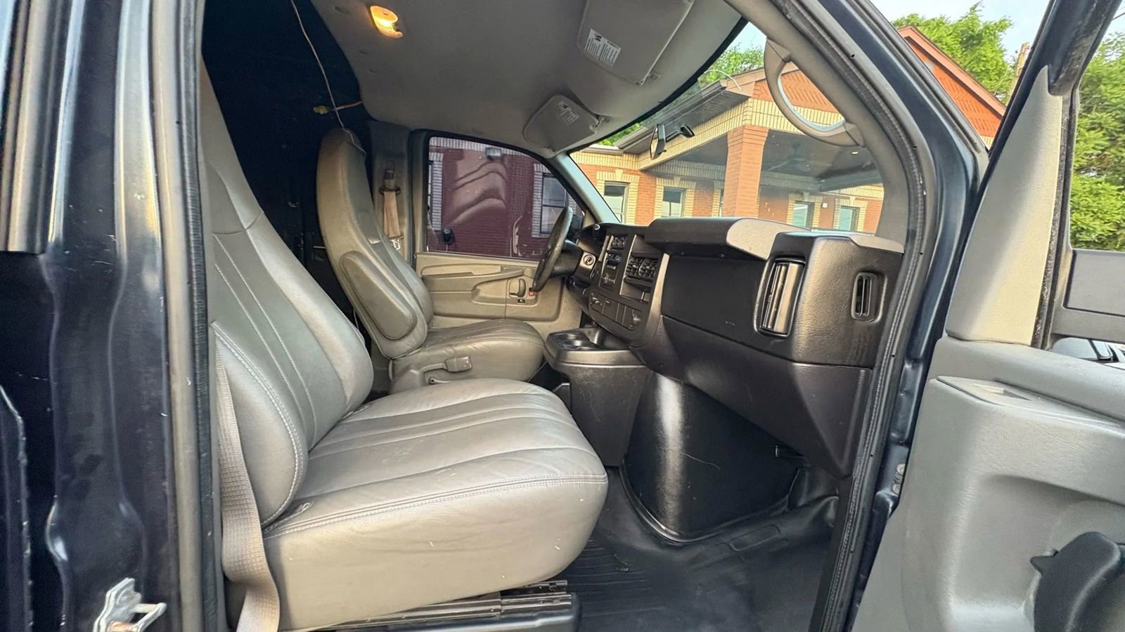 Used 2013 Chevrolet Express 1500 w/ Power Package image 13