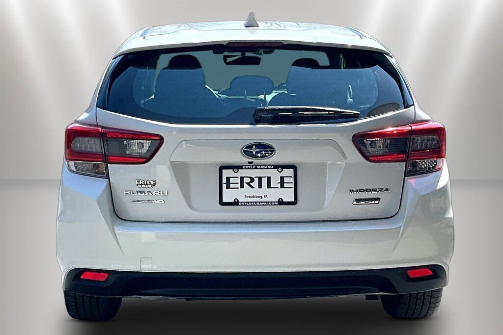 Used 2022 Subaru Impreza 2.0i Sport image 6
