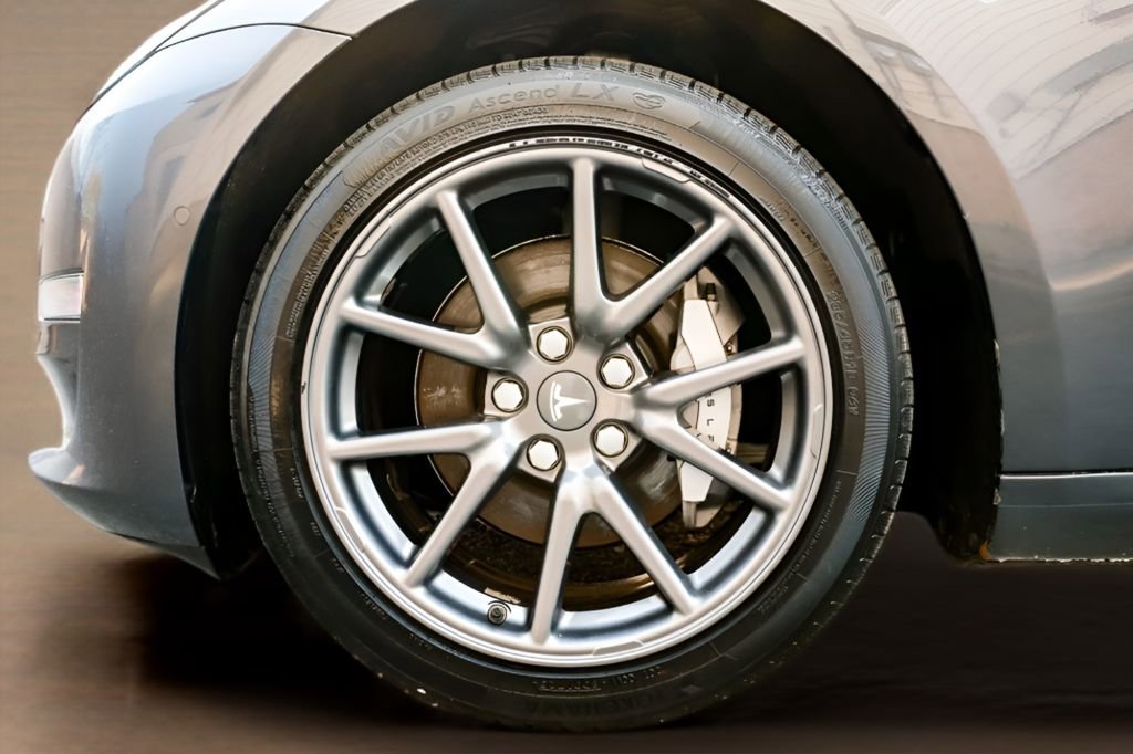 Used 2020 Tesla Model 3 Performance image 29