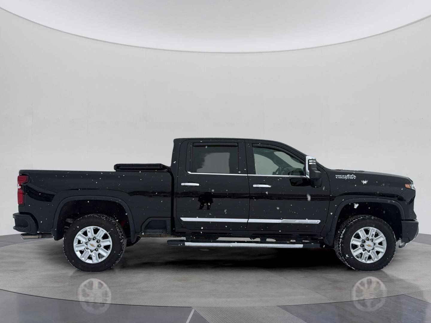 Used 2024 Chevrolet Silverado 2500 High Country w/ Z71 Off-Road Package image 7
