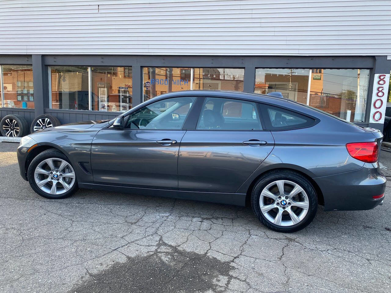 Used 2015 BMW 335i Gran Turismo xDrive image 9