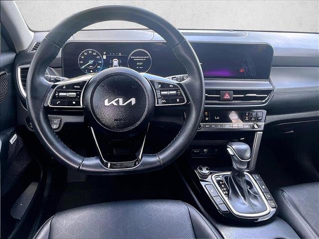 Used 2025 Kia Seltos SX AWD/4WD image 7