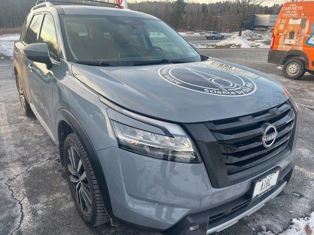 Used 2022 Nissan Pathfinder Platinum w/ Cargo Package image 7