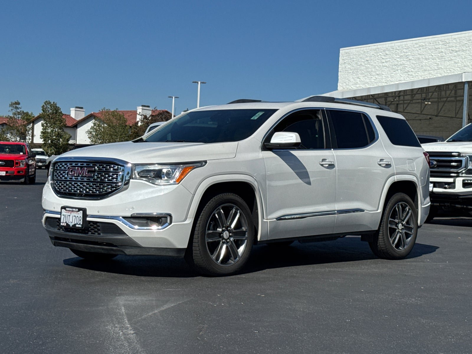 Certified 2017 GMC Acadia Denali w/ Technology Package FWD image 2