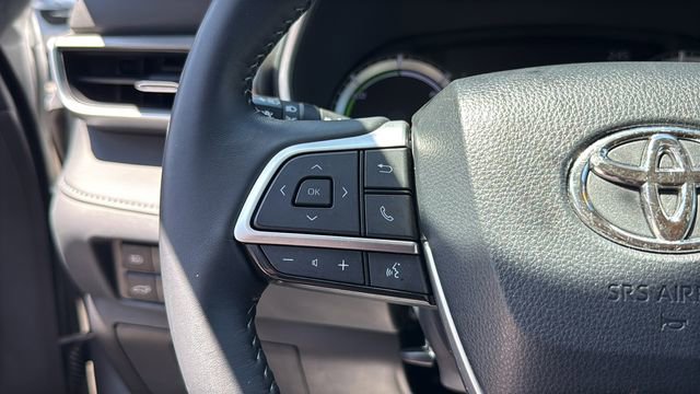 Used 2023 Toyota Highlander XLE FWD image 24