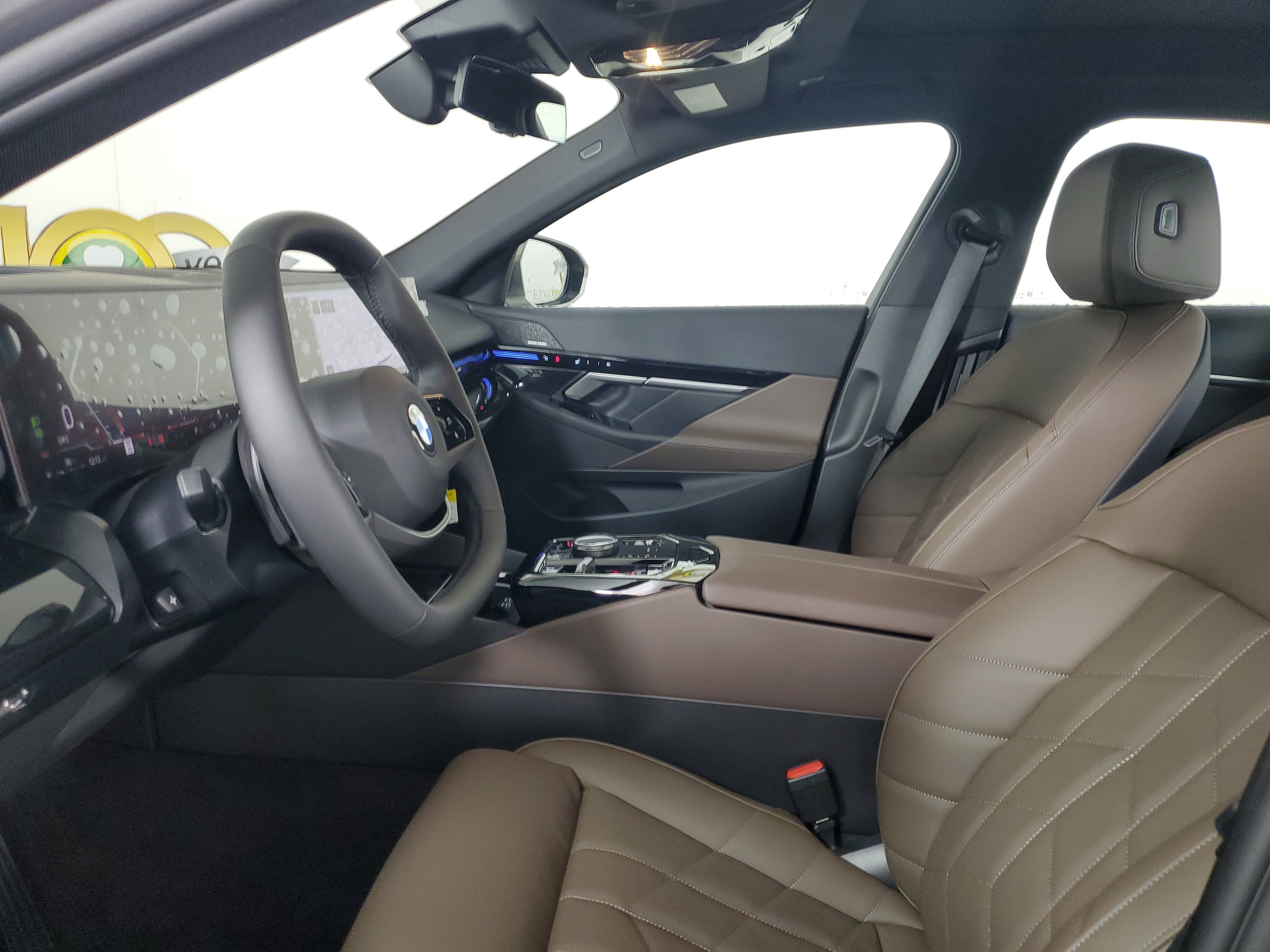 Used 2026 BMW 530i xDrive image 9