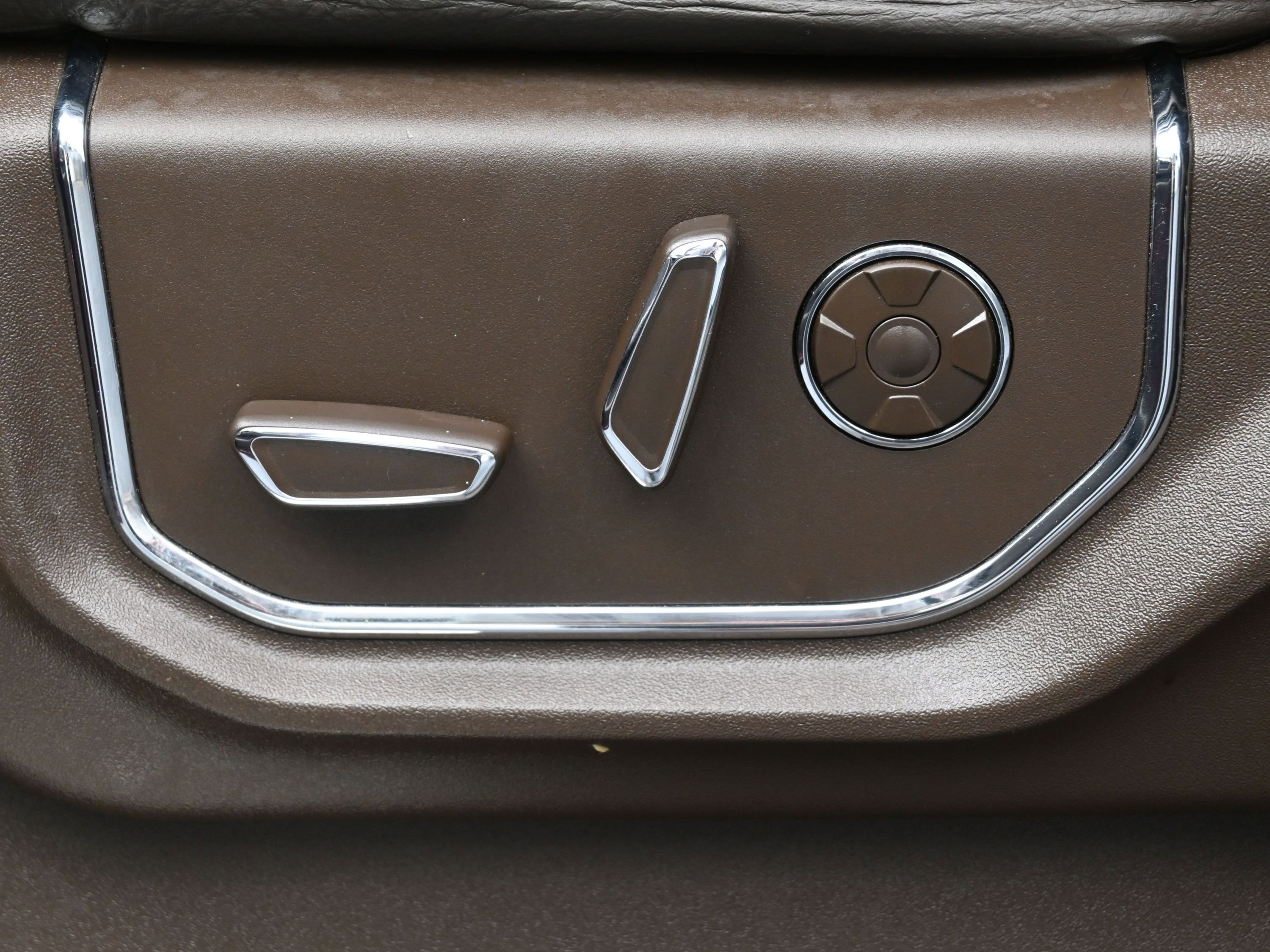 Used 2016 Ford F150 King Ranch w/ Equipment Group 601A Luxury image 10