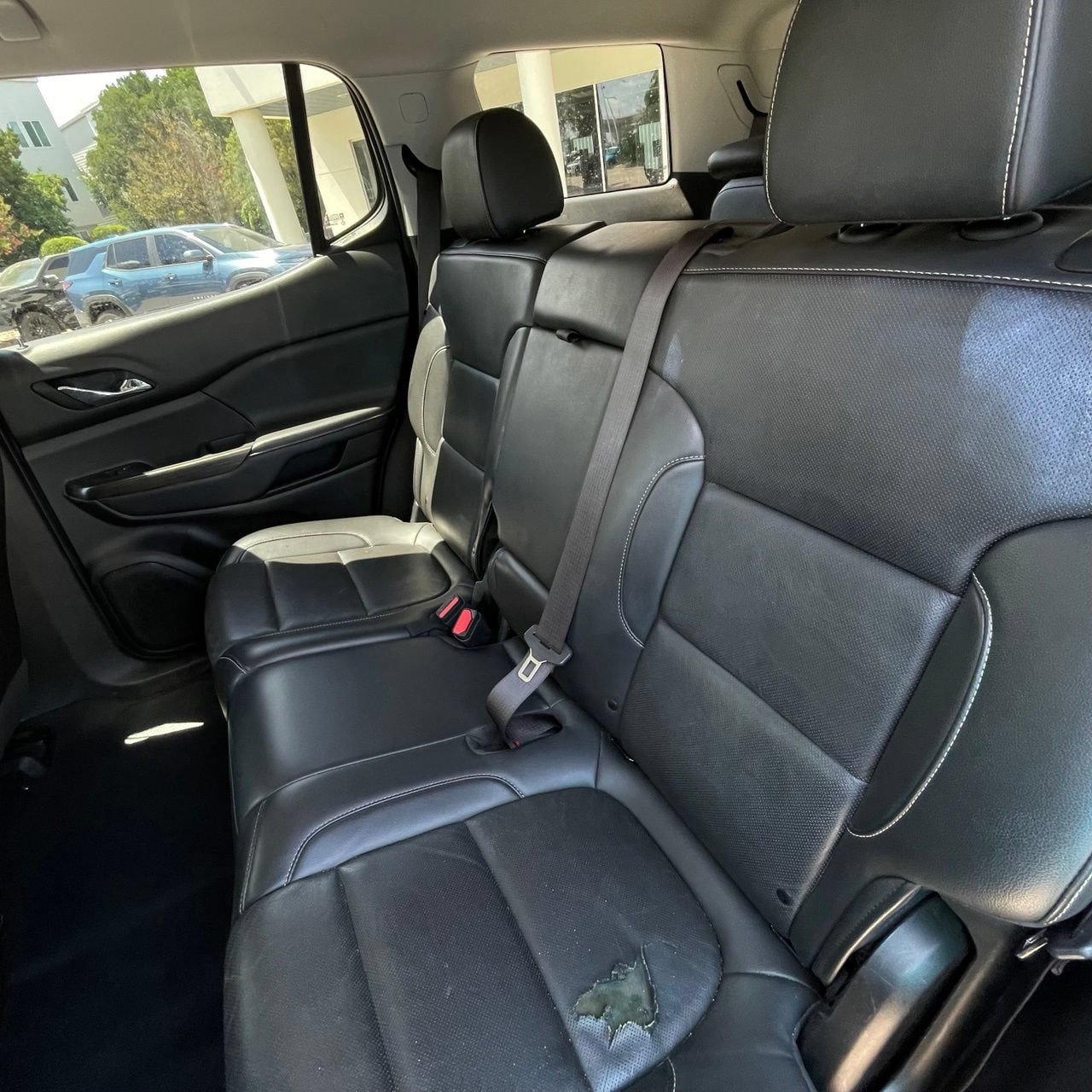 Certified 2023 GMC Acadia SLT FWD image 23