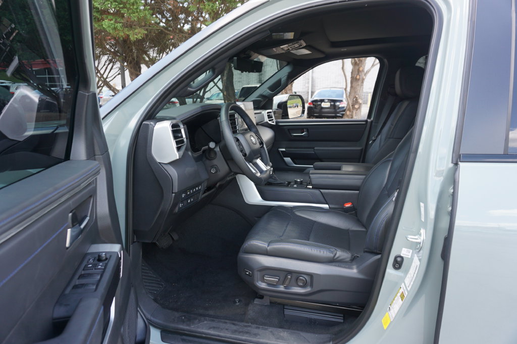 Used 2025 Toyota Tundra Platinum AWD/4WD image 5
