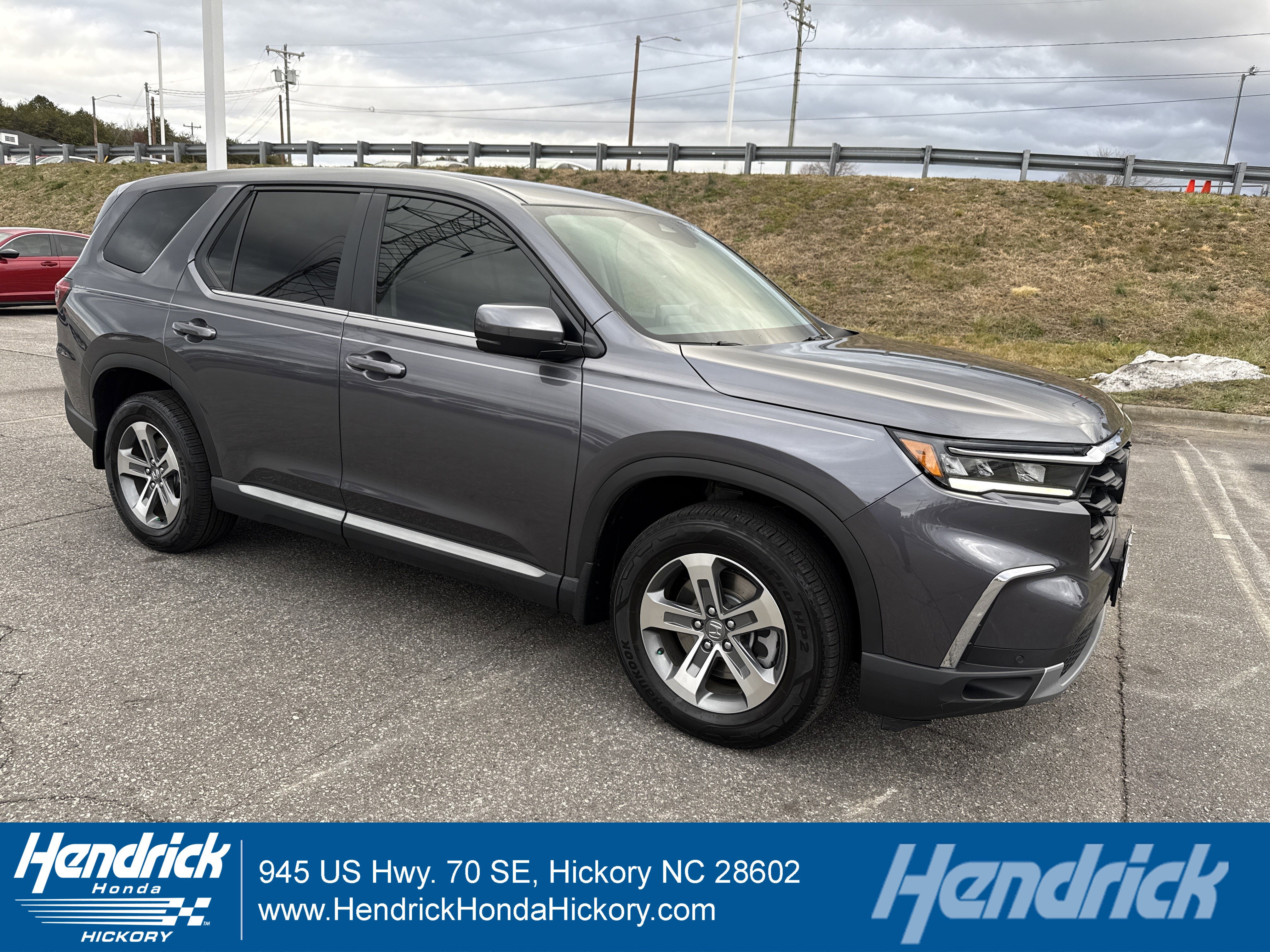 Used 2025 Honda Pilot EX-L image 1