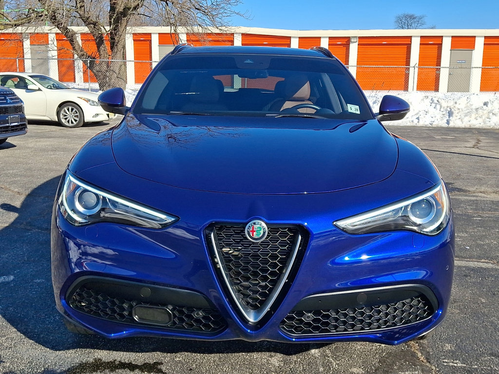 Used 2023 Alfa Romeo Stelvio Ti image 8