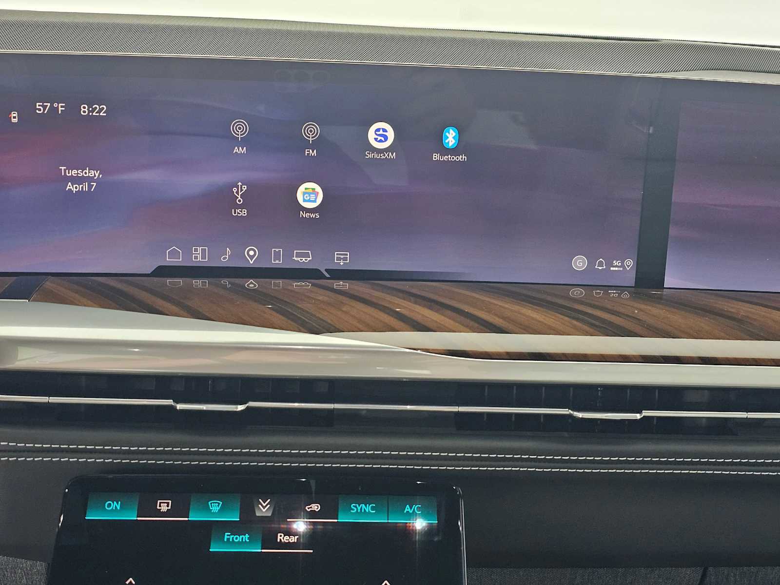 New 2026 Cadillac Escalade Platinum Luxury w/ LPO, Radiant Package AWD/4WD image 28