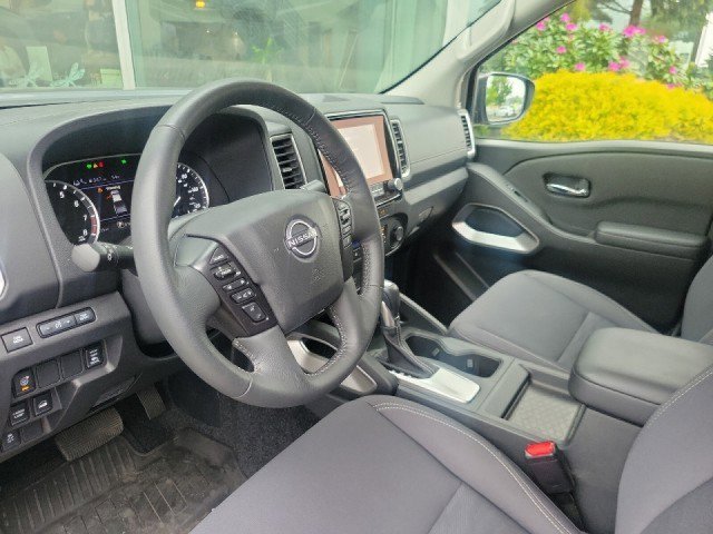 Certified 2023 Nissan Frontier SV w/ Technology Package AWD/4WD image 6