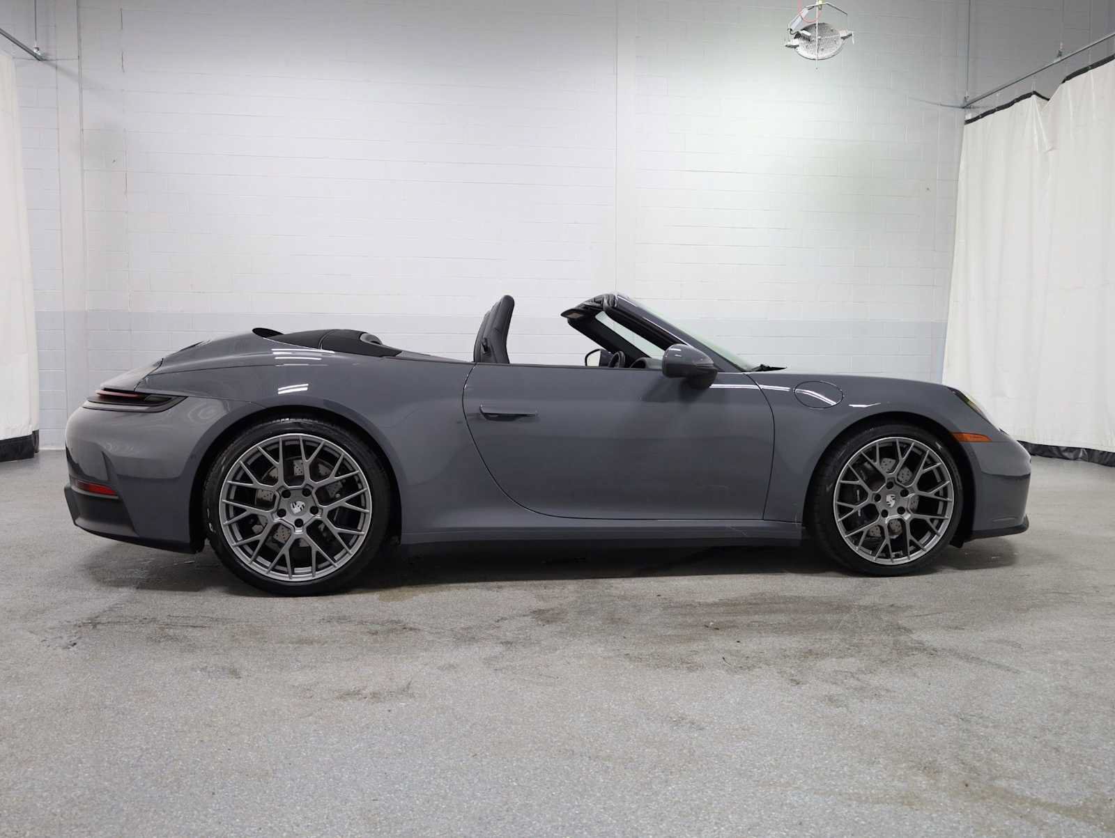 Certified 2025 Porsche 911 Carrera RWD image 10