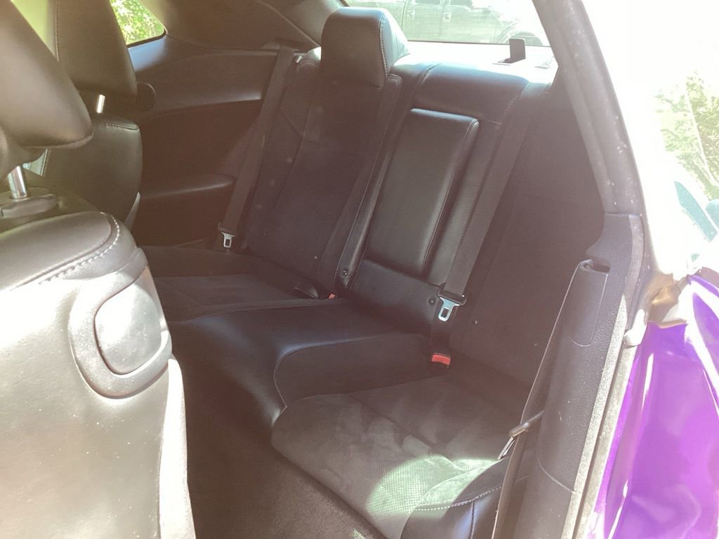 Used 2016 Dodge Challenger R/T Scat Pack w/ Leather Interior Group RWD image 32