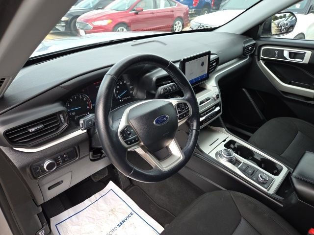 Used 2022 Ford Explorer XLT image 25