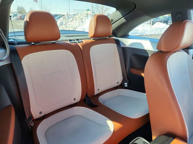 Used 2015 Volkswagen Beetle 1.8T Classic image 25